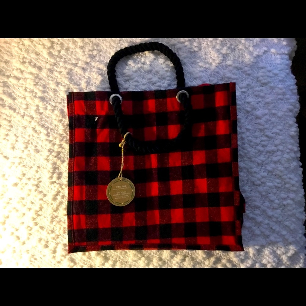Wine bag hold six bottles of wine